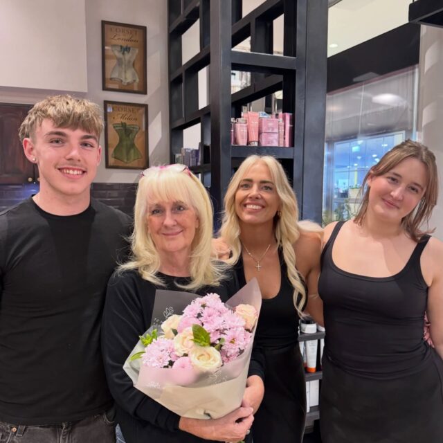 Happy Birthday to our beautiful client Linda 🙏💗

📍 Castle Towers, Castle Hill

#CastleHillHairdresser #clientlove #SanctuaryForHair #HillsDistrictHair #LuxuryHairSalon