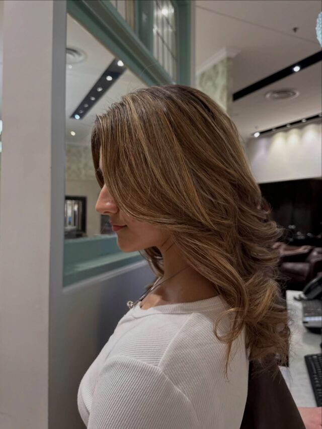 Caramel tones ✨

📍 Castle Towers, Castle Hill

#CastleHillHairdresser #BlowDryCastleHill #SanctuaryForHair #HillsDistrictHair #LuxuryHairSalon